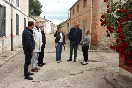 Miguel Ángel de Vicente continúa recorriendo la provincia acercándose a las historias de los vecinos y vecinas de Aguilafuente, Fuentepelayo,...