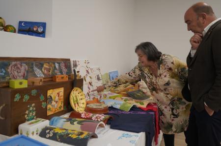 Más de medio centenar de grupos de Aulas de Manualidades inauguran junto a Miguel Ángel de Vicente sus exposiciones en Moral de Hornuez,...