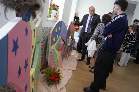 El cierre de las inauguraciones de las exposiciones de las Aulas de Manualidades de la Diputación constata el importante carácter social de...