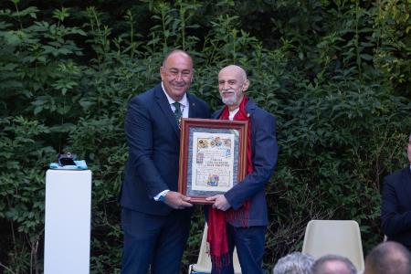 El Ayuntamiento de Segovia y la Diputación rinden homenaje a la trayectoria y el vínculo con la provincia del artista Carlos León Escudero