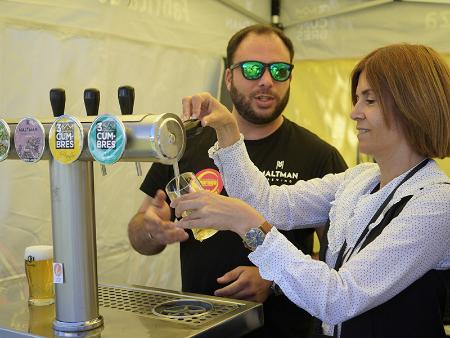 La VII Feria de la Cerveza de San Cristóbal de Segovia acoge con éxito la tercera cita del programa ‘Amor a primera birra’ de la Diputación