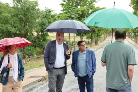 Alcaldes del sur de la provincia muestran a Miguel Ángel de Vicente el resultado de algunas mejoras en materia de conectividad o control del...
