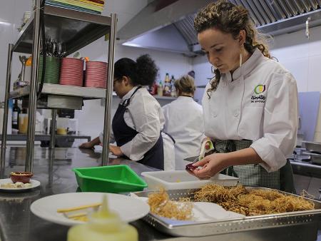 Diez restaurantes de la provincia contarán con un Menú Km.0 elaborado con Alimentos de Segovia, tras resultar beneficiarios de una línea de...