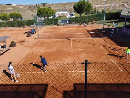 Imagen El programa ‘Especialízate’ de la Diputación da inicio en La Lastrilla con el calendario de Tenis