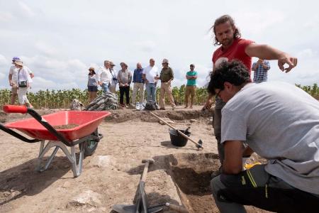 La Diputación de Segovia apoya con 50.000 euros más las excavaciones de la ciudad romana de Confloenta cuya extensión podía rondar las ciento...