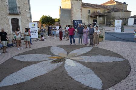 La tonalidad de los campos castellanos une arte y gastronomía en Arahuetes gracias a la iniciativa ‘Con A de Arte y Alimentos de Segovia’ de...
