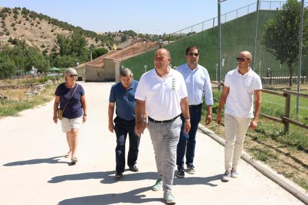 Miguel Ángel de Vicente hace parada en Santo Tomé del Puerto, Casla, Castroserna de Abajo, Castroserna de Arriba y Prádena para seguir...