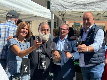 Los vinos de la D.O.P. Valtiendas protagonizan la XVI Fiesta de la Vendimia en la quinta parada de la Caravana de Alimentos de Segovia de la...