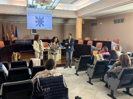 Imagen Los servicios sociales de la Diputación estrenan los cursos de la Escuela de Gestión y Buen Gobierno en la recta final del año