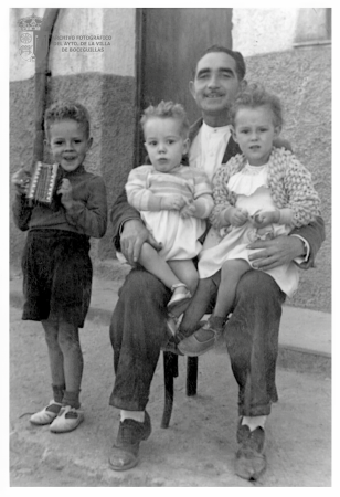 Florencio García con sus hijos Antonio, Florencio y Rosita (Circa 1953)
