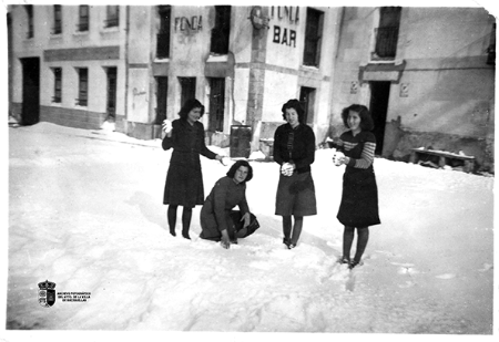 Día de nieve en la calle Bayona II