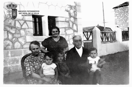 Ernestina Orsi con sus padres, Fernando Vela y su primo Carlos