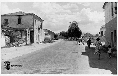 Calle Bayona, vista desde el número 4 (1960)