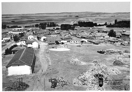 Vista de la calle Fuente Rodrigo desde el silo (1960-1970)
