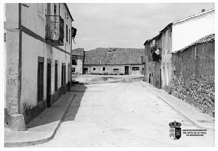 Calle de la Villa tomada desde el cruce llamado de las cuatro calles