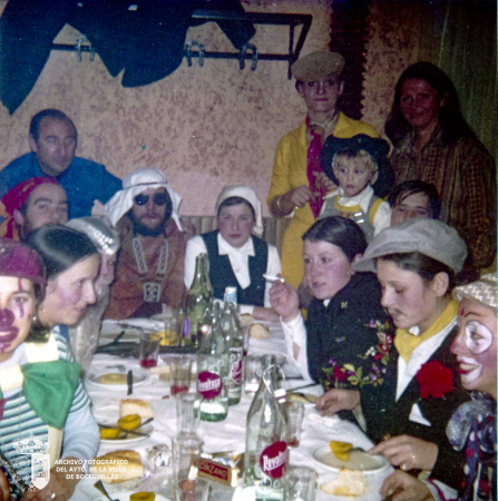 Fiesta de nochevieja en el Bar Rosita (1975)