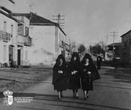 Calle Bayona, las tres Marías