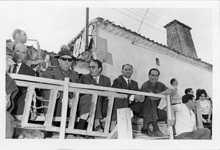 Palco de autoridades, Toros en la calle Bayona II