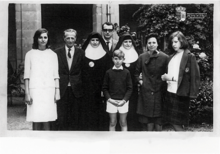 Mª Jeús, D.Luis, Mª Luisa, Jose Luis, Mª Josefa, Josefa, Carmina y el niño Antonio