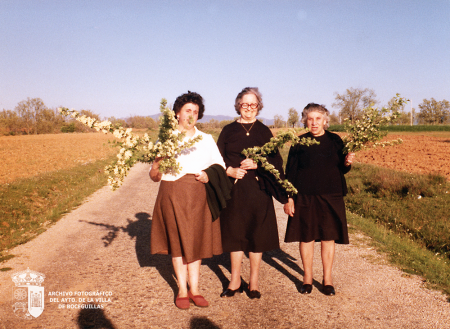 María, Lola y amiga de paseo