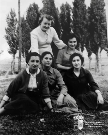 Las mozas en el plantío