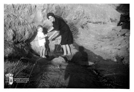 Carmen Onrubia y Marino de Hoz en la Fuente Izquierda