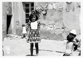 En el patio de las escuelas, Lola Sanz