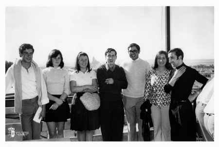 Ángel, Cristobal, Emilia, Guada, Don Ángel, sinidentificar, Nieves Tapias y Don Lucas