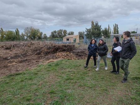 Las visitas a las áreas habilitadas centran la tercera fase de la campaña para promover el compostaje municipal de restos vegetales de poda en...