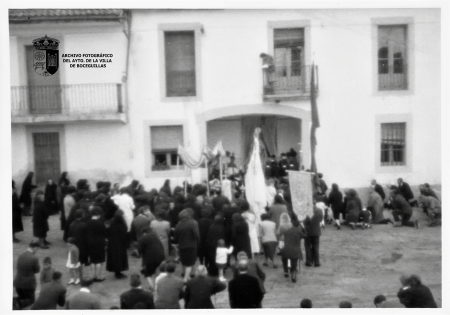 VIa Crucis en la plazoleta (Calle de la Villa)