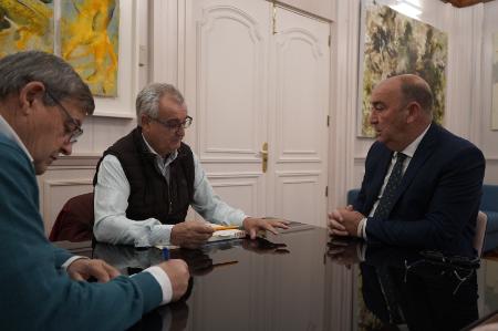 Los alcaldes de Bernuy de Porreros, Ayllón, Valtiendas y Fuente El Olmo de Fuentidueña trasladan al presidente de la Diputación la situación...