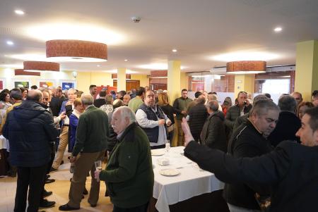 Los alcaldes de la provincia "brindan" con la Corporación Provincial en el tradicional vino de Navidad
