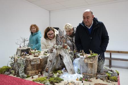El presidente de la Diputación ha visitado algunos de los belenes ganadores del Concurso Provincial que destacan por su “trabajo, dedicación y...