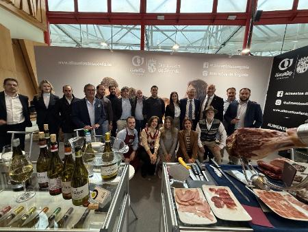 El presidente de la Diputación respalda a los productores de Alimentos de Segovia en el Salón H&T de Málaga