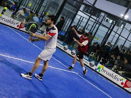 El Circuito Provincial de Pádel Indoor dio inicio a una nueva edición con una emocionante final masculina, que terminó con la victoria de...