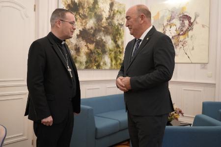 El obispo de Segovia se interesa por el papel de la Diputación en los pueblos de la provincia en su visita al presidente