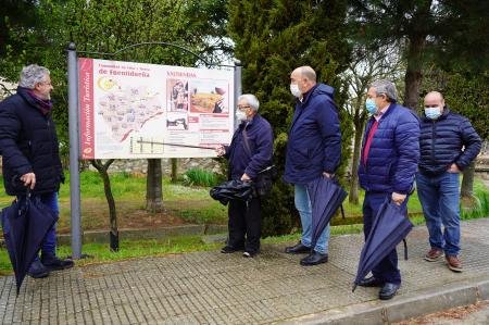 El presidente de la Diputación comprueba la mejoría del estado y aspecto de los pueblos gracias a las inversiones en pavimentación realizadas...