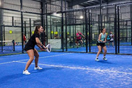 Jordan Cruz y Rodrigo Herrero y Sofía de Lucas y Lorena García vuelven a ganar en el Circuito Provincial de Pádel Indoor e inauguran su...