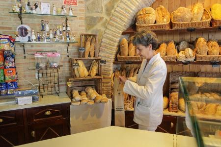 La Diputación de Segovia distribuirá bolsas reutilizables entre los comercios de la provincia con el desarrollo de la campaña ‘Consume Rural’