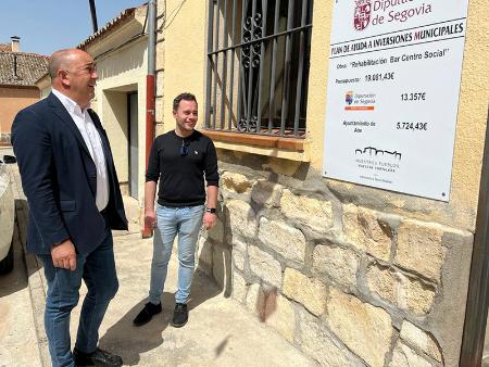 Los alcaldes de Añe y Migueláñez agradecen, en la visita del presidente de la Diputación a sus pueblos, que las ayudas del PAIMP les hayan...