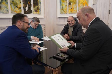 Miguel Ángel de Vicente repasa la actualidad de Fuenterrebollo, Otero de Herreros, Ayllón y Navalmanzano junto a sus regidores